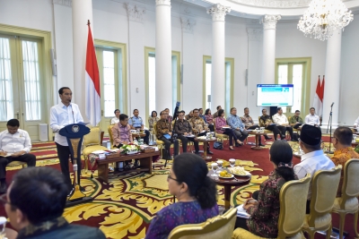 周一（8/7）下午，Jokowi总统在西爪哇省茂物总统府举行了全体内阁会议的介绍。