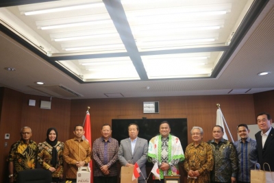 周三（2022 年 3 月 8 日），由拉赫马特•戈贝尔率领的印尼国会代表团访问日本茨城县霍科塔市，讨论加强印度尼西亚与日本的农业合作  