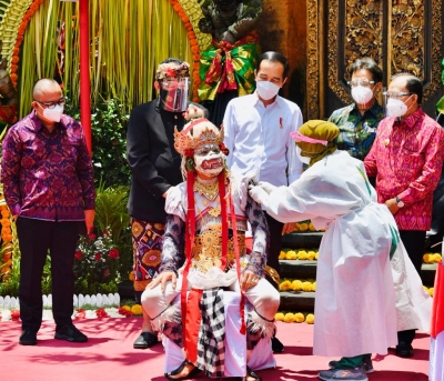 总统视察巴厘岛​​的大规模疫苗接种，希望巴厘岛旅游业能很快复活