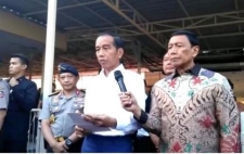 印度尼西亚共和国总统就东爪哇，泗水的炸弹恐怖行动发表的声明