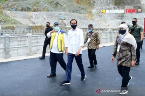 Jokowi总统希望Tukul水坝能提高植物指数