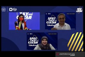 印度尼西亚财政部长国家支出方面的专家人员Kunta Wibawa Dasa Nugraha和卫生部对疫苗接种发言人Siti Nadia Tarmizi
