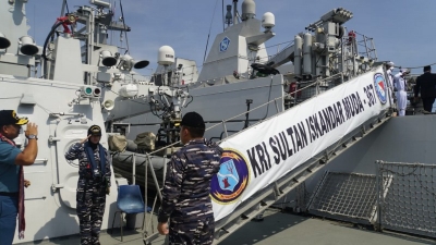 印尼的两艘船被派往东帝汶执行外交使团