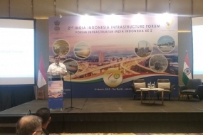 Menko Maritim Luhut Binsar Panjaitan memberikan sambutan dalam Forum Infrastruktur Indonesia-India di Jakarta, Selasa (19/3/2019)