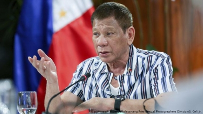 Filipinas aumentará las pruebas de COVID-19 mientras Duterte advierte sobre arrestos