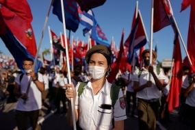 Cubanos salen a las calles en el Día de los Trabajadores por primera vez en tres años