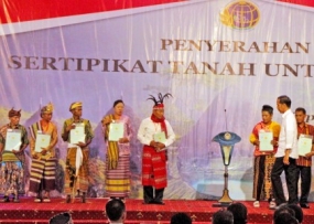 El presidente Jokowi da una conferencia pública nacional en Kupang