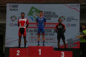 Dylan Page del equipo Sapura Cycling ganó el primer lugar en la primera etapa del Tour de Indonesia 2018