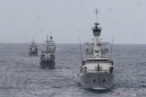 El buque de guerra Koarmada I llevó a cabo un desfile o un convoy de acorazados en la Fuerza de Tarea de Combate de Nivel III (Glagaspur) en la Java Sea War, Java Central, el jueves (14/03/2019).