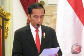 El presidente Joko Widodo habla sobre la economía de palestina al reunirse con el primer ministro paquistaní